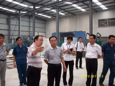 2012.7.12日李國忠教授到我公司參觀考察、指導工作